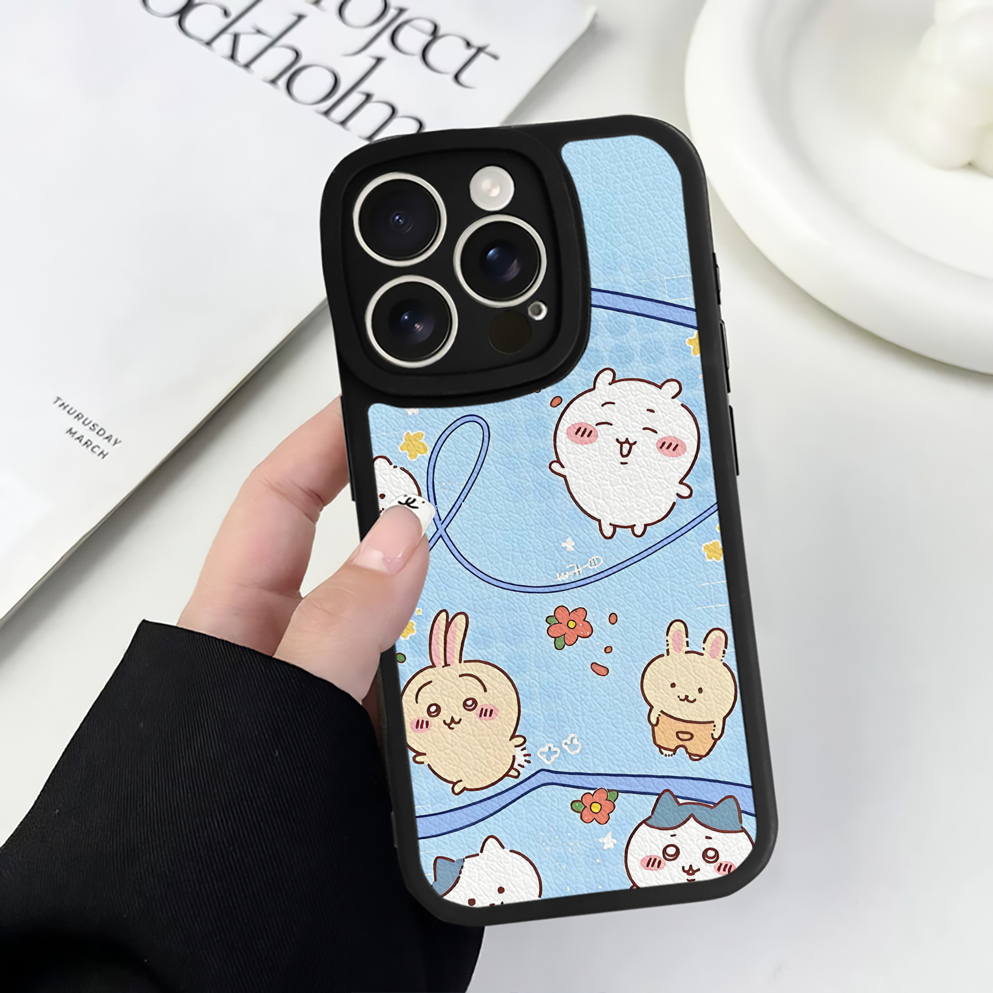 （画像用） ちいかわ Chii-kawa 【iPhone 16シリーズ対応】シリコンスマホケース（レザー調） 材質：シリコン